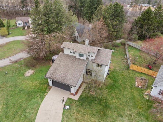 1491 Country Knoll Place, Saint Joseph, MI 49085