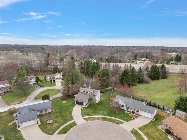 1491 Country Knoll Place, Saint Joseph, MI 49085