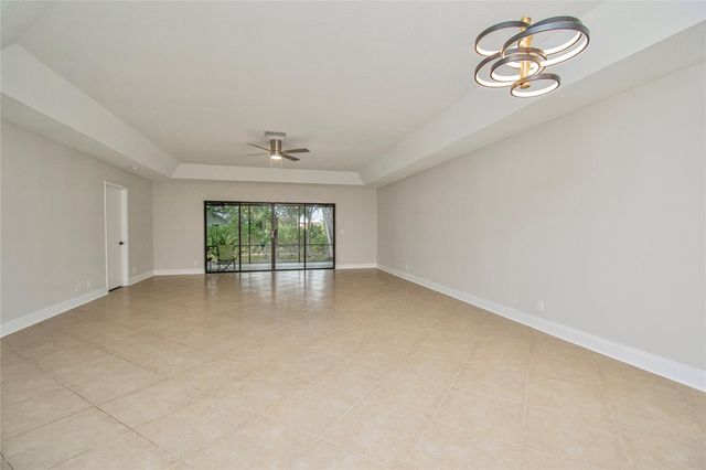 9107 Chatsworth Cascades Circle, Boca Raton, FL 33434