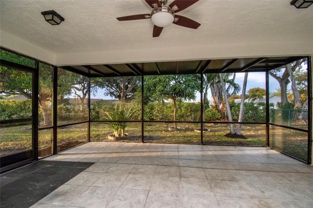 9107 Chatsworth Cascades Circle, Boca Raton, FL 33434