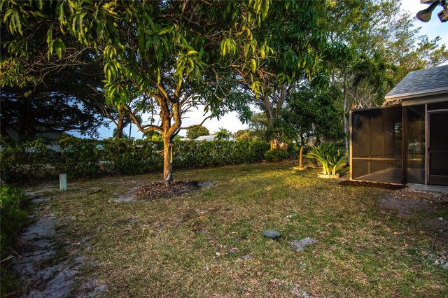 9107 Chatsworth Cascades Circle, Boca Raton, FL 33434