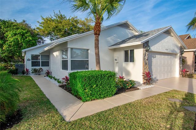 9107 Chatsworth Cascades Circle, Boca Raton, FL 33434