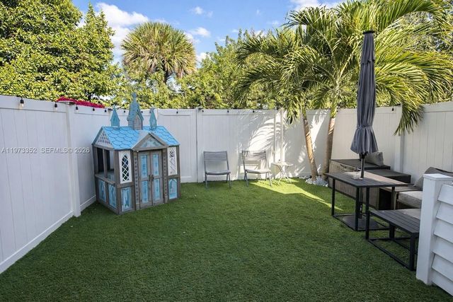 10711 W 32nd Ln 10711, Hialeah, FL 33018