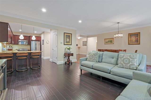 506 Trump Park, Shrub Oak, NY 10588
