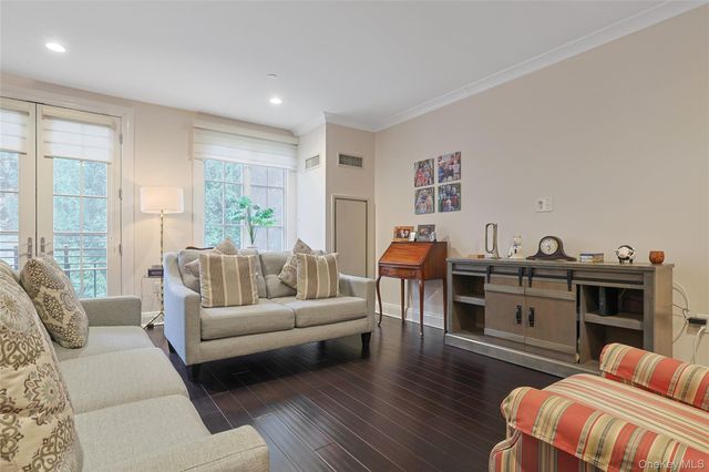 506 Trump Park, Shrub Oak, NY 10588