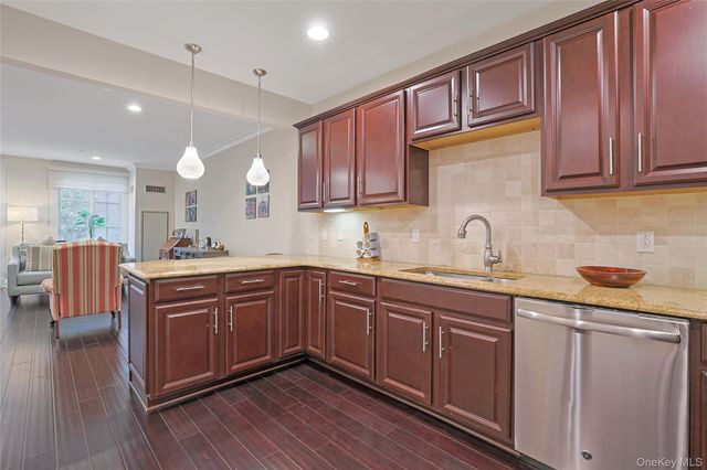 506 Trump Park, Shrub Oak, NY 10588