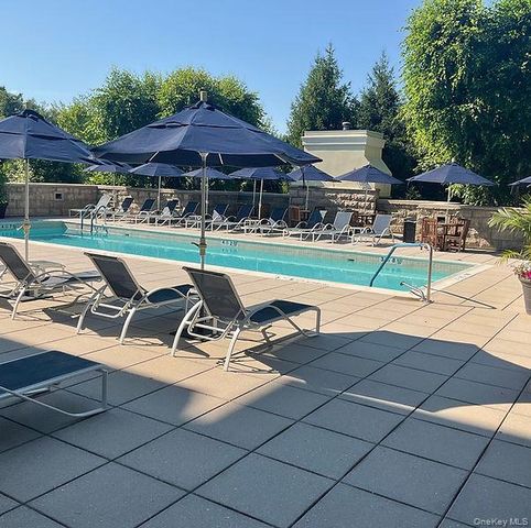 506 Trump Park, Shrub Oak, NY 10588