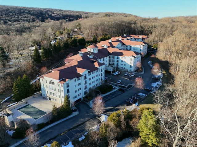 506 Trump Park, Shrub Oak, NY 10588