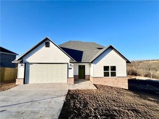 231 Tonya Loop, Huntsville, AR 72740