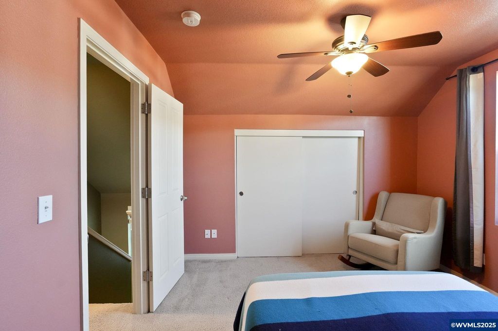 Image 19 of property listing at 3042 Flame Tree Ln NW, Albany, OR 97321