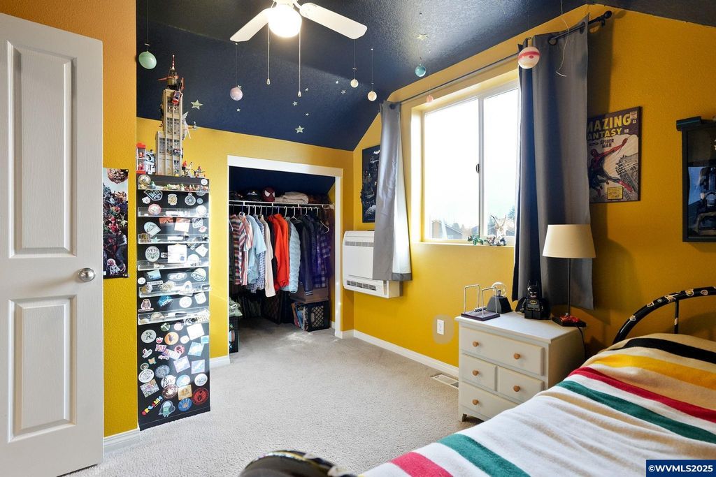 Image 22 of property listing at 3042 Flame Tree Ln NW, Albany, OR 97321