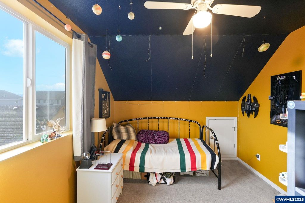 Image 23 of property listing at 3042 Flame Tree Ln NW, Albany, OR 97321