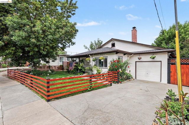 2889 Gillet Avenue, Concord, CA 94520