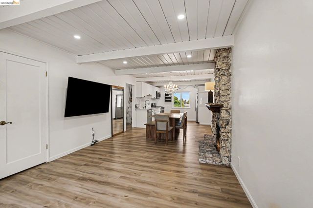 2889 Gillet Avenue, Concord, CA 94520