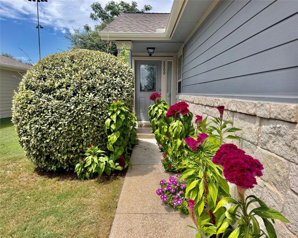 8800 White Ibis DR 130, Austin, TX 78729