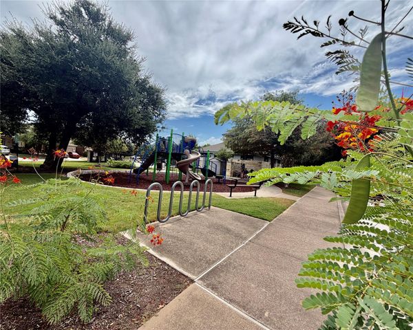 8800 White Ibis DR 130, Austin, TX 78729