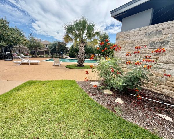 8800 White Ibis DR 130, Austin, TX 78729