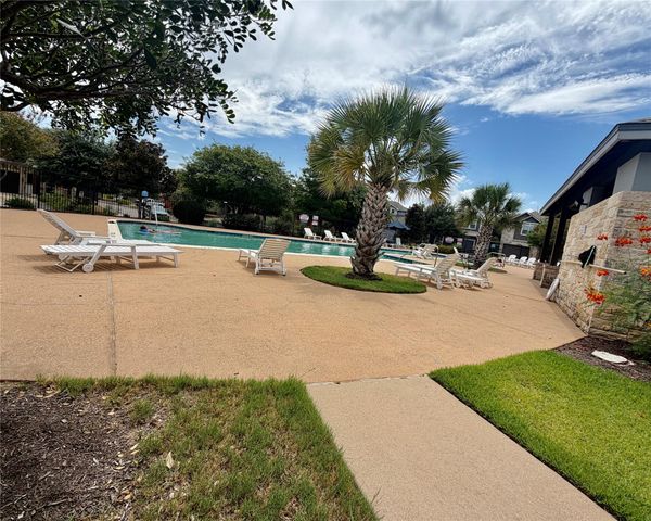 8800 White Ibis DR 130, Austin, TX 78729