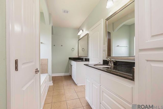 2970 Majestic Oaks Ave, Zachary, LA 70791