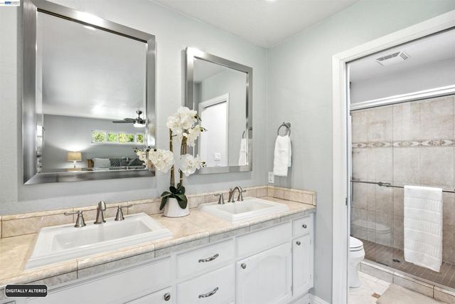 25477 Palomares Rd, Castro Valley, CA 94552