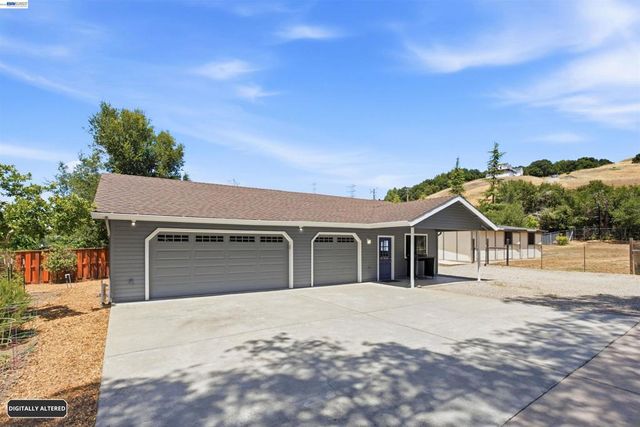 25477 Palomares Rd, Castro Valley, CA 94552
