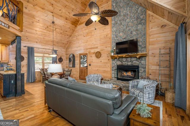 165 Christian Crossing 15, Morganton, GA 30560