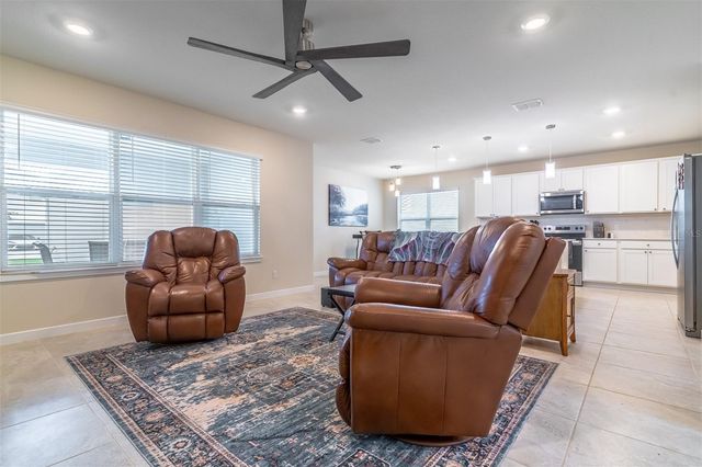 6074 WINDY LEAF ALLEY, St Cloud, FL 34771