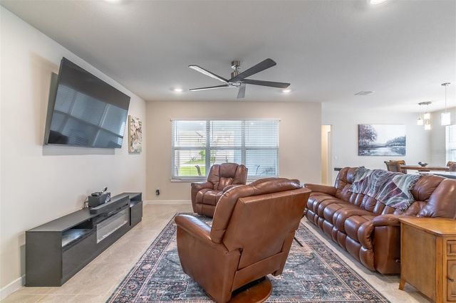 6074 WINDY LEAF ALLEY, St Cloud, FL 34771