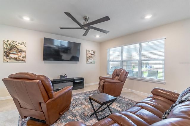 6074 WINDY LEAF ALLEY, St Cloud, FL 34771