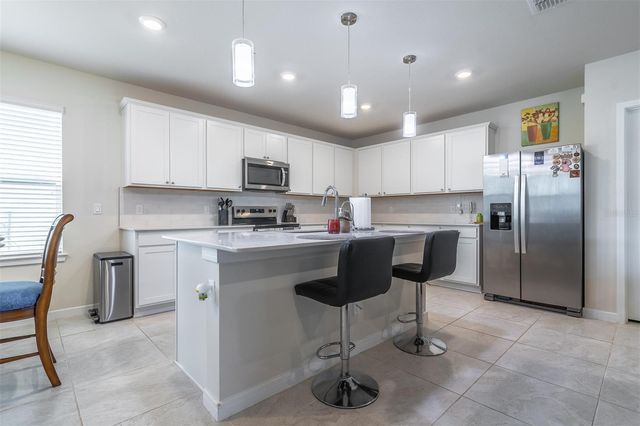 6074 WINDY LEAF ALLEY, St Cloud, FL 34771