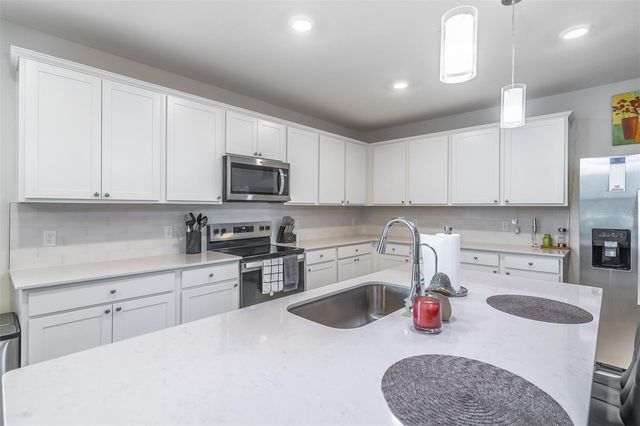 6074 WINDY LEAF ALLEY, St Cloud, FL 34771