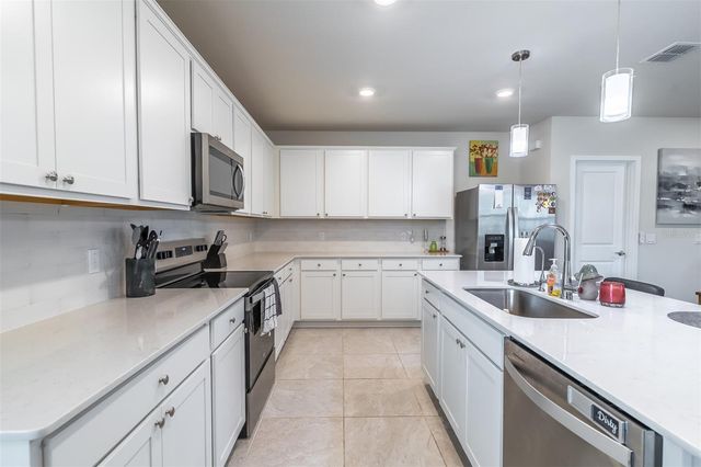 6074 WINDY LEAF ALLEY, St Cloud, FL 34771