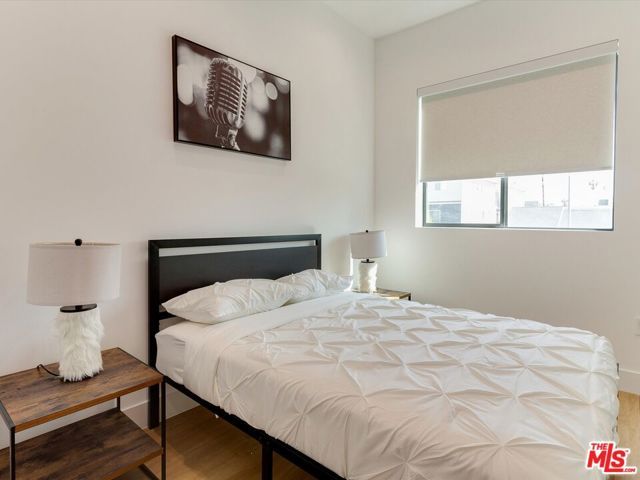 2815 S Redondo Boulevard, Los Angeles, CA 90016