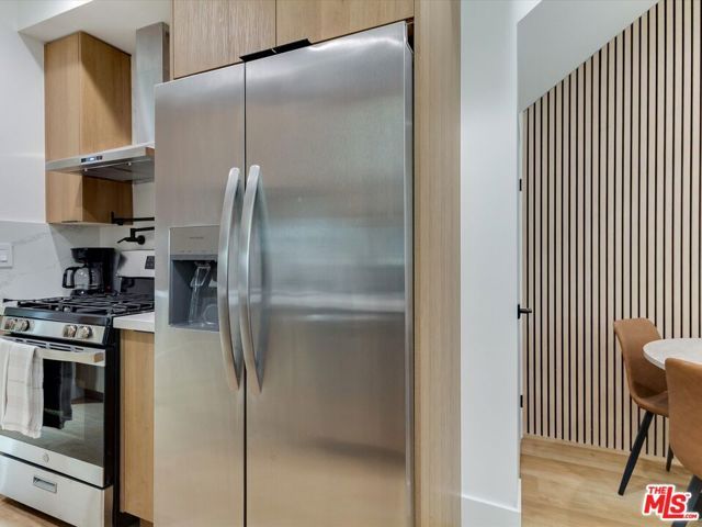 2815 S Redondo Boulevard, Los Angeles, CA 90016