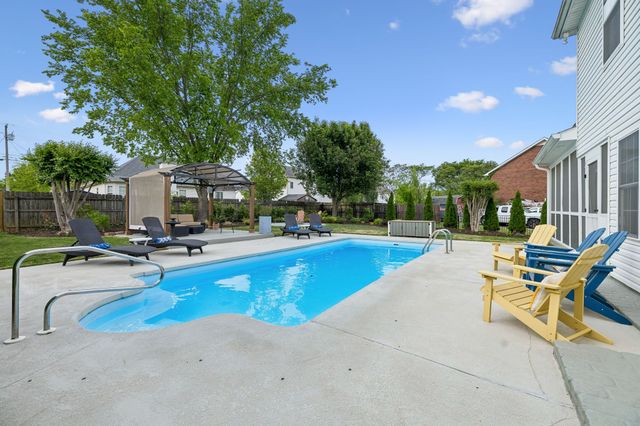 105 Hedge Ct, Smyrna, TN 37167
