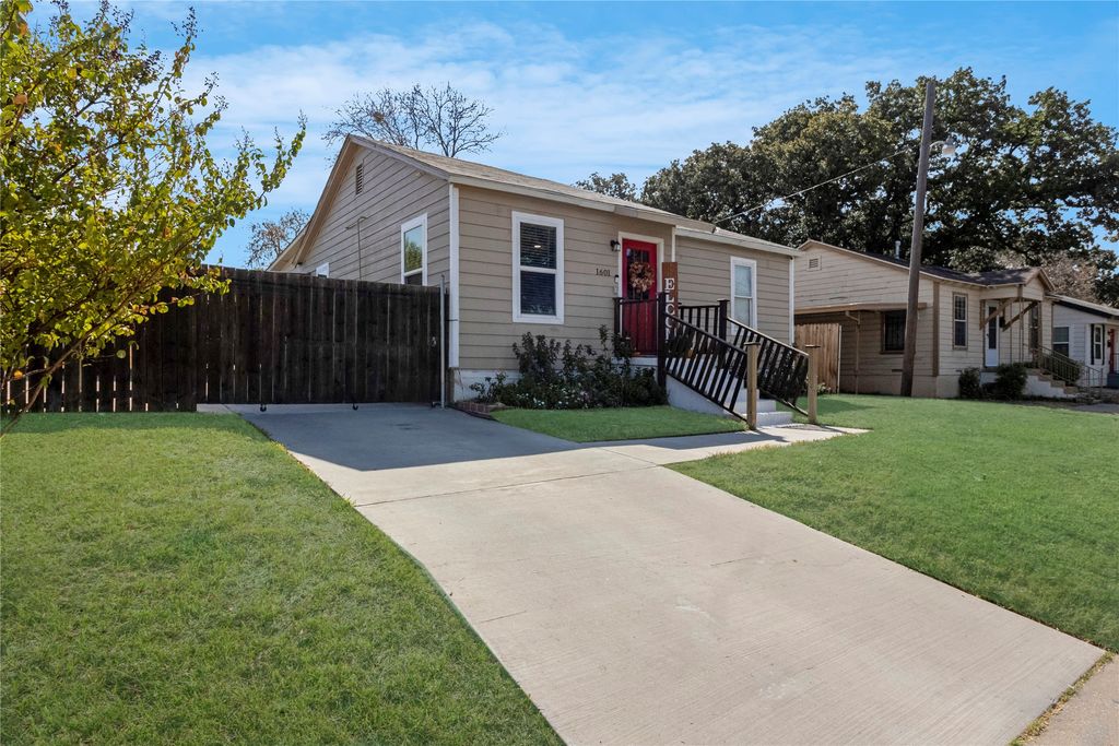 1601 Andrew Avenue, Fort Worth, TX 76105 — exterior