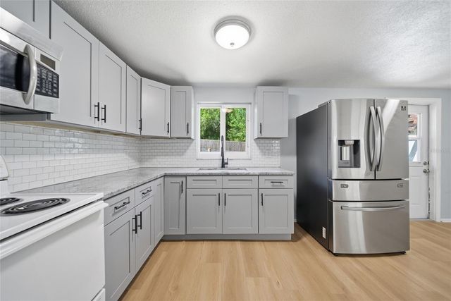 20514 MICKENS DRIVE, Dade City, FL 33523