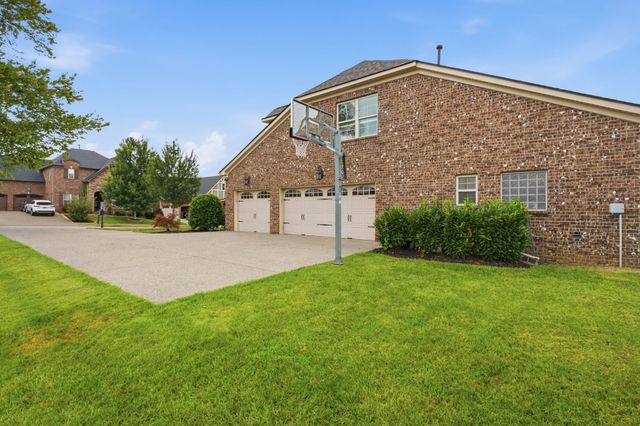 1308 Reynard Dr, Gallatin, TN 37066