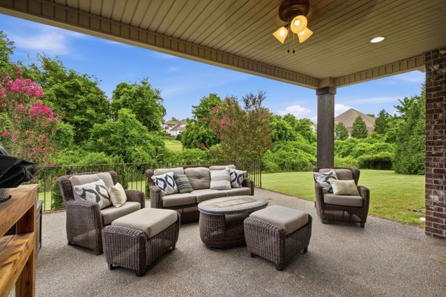 1308 Reynard Dr, Gallatin, TN 37066