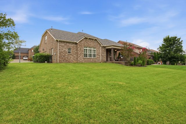 1308 Reynard Dr, Gallatin, TN 37066