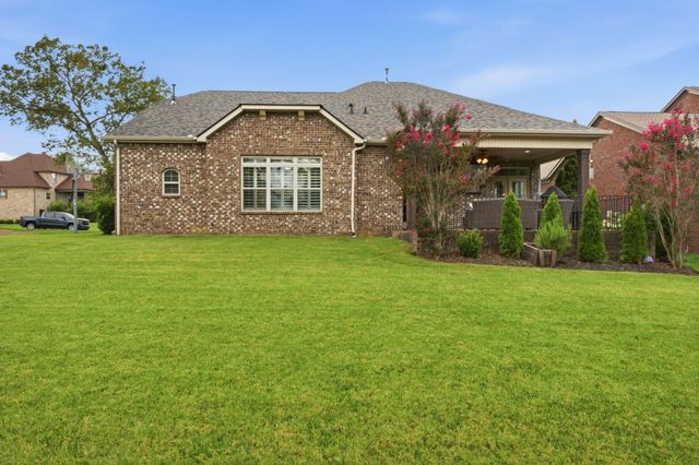 1308 Reynard Dr, Gallatin, TN 37066