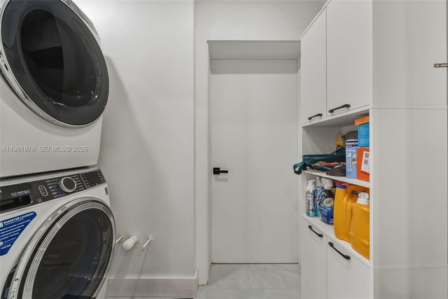 2825 SW 79th Ct, Miami, FL 33155