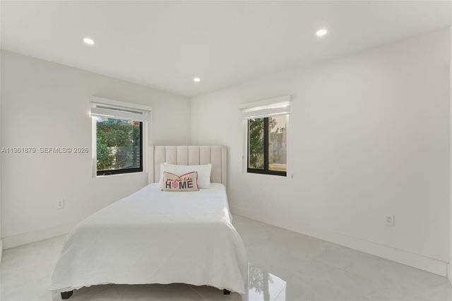 2825 SW 79th Ct, Miami, FL 33155