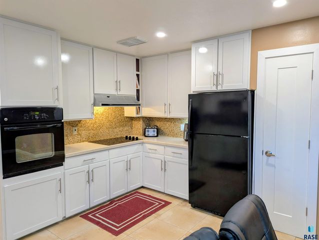 2405 S Lyndale Ave Avenue, Sioux Falls, SD 57105