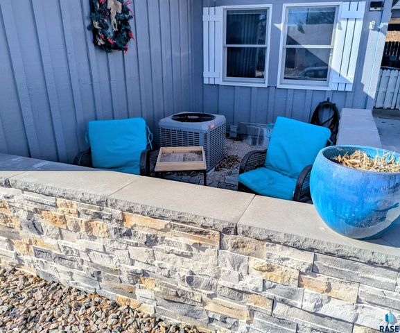 2405 S Lyndale Ave Avenue, Sioux Falls, SD 57105