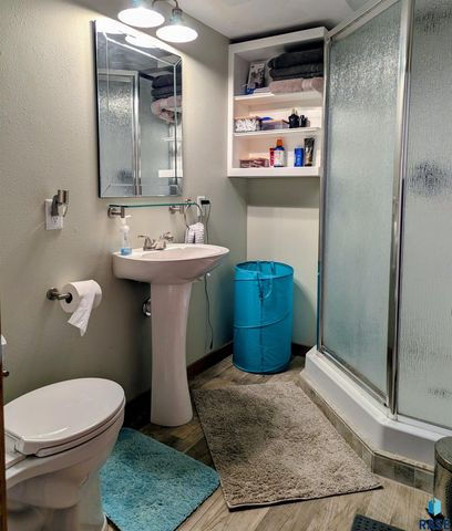 2405 S Lyndale Ave Avenue, Sioux Falls, SD 57105