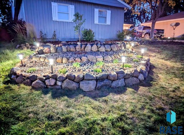 2405 S Lyndale Ave Avenue, Sioux Falls, SD 57105