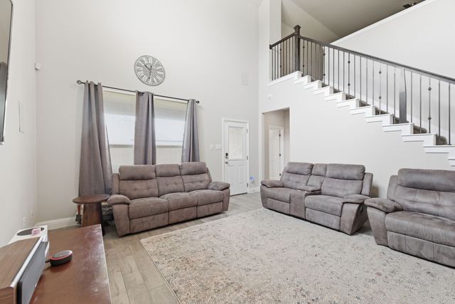 3619 Twin Pines Drive, Grand Prairie, TX 76065