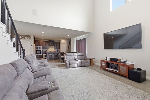 3619 Twin Pines Drive, Grand Prairie, TX 76065