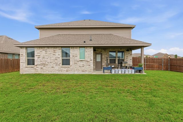 3619 Twin Pines Drive, Grand Prairie, TX 76065